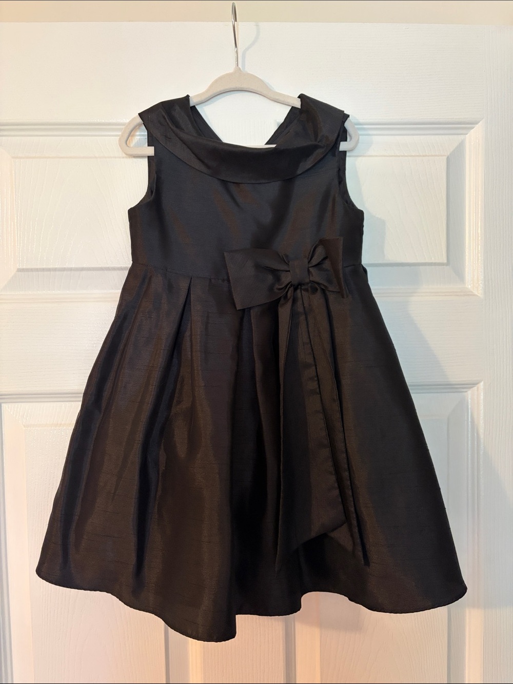 Edgehill Collection Black Satin Bow-Accent Formal Dress